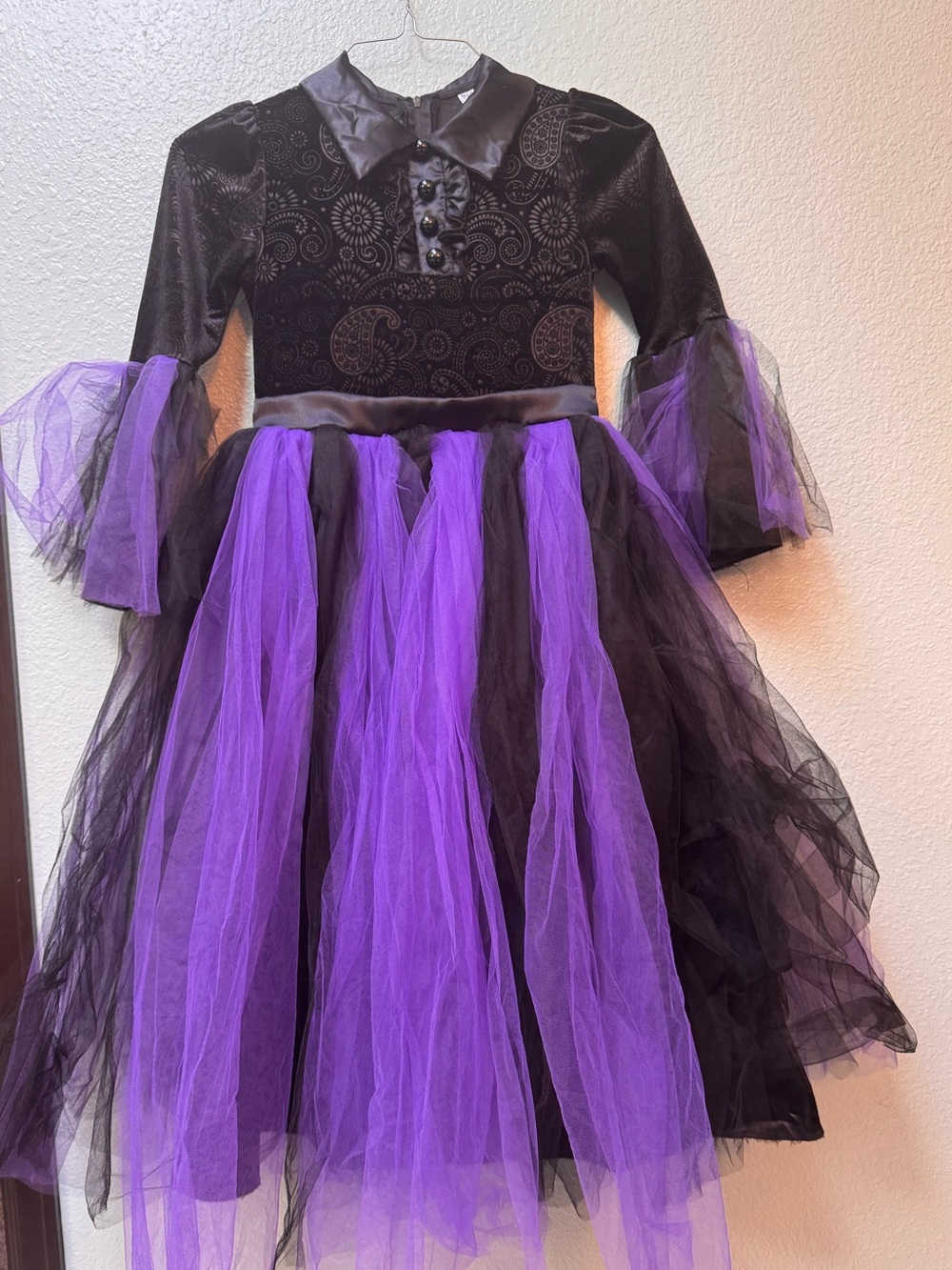 LUC Spirit Black and Purple Girls' Witch Costume sz M 8-10 Dress w/hat